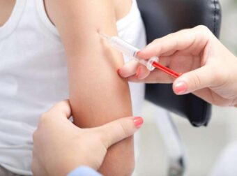 Έκτακτη ανακοίνωση τώρα από τους παιδιάτρους προς όλους τους γονείς για τα εμβόλια