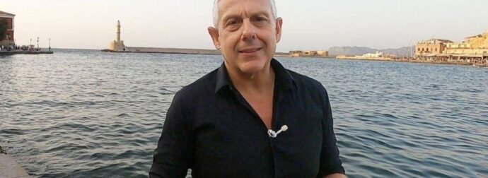 Τάσος Δούσης: «Είμαι το ζωντανό παράδειγμα ενός αποτυχημένου» – Παρέμβαση γροθιά για τις πανελλήνιες, τους γονείς και τα παιδιά