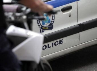 Φρίκη στην Καλαμάτα: Ο 41χρονος παραδέχθηκε το έγκλημα – Στο νοσοκομείο τα δύο ανήλικα παιδιά, έτσι την σκότωσε