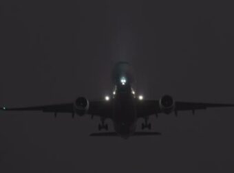 ΣΥΝΑΓΕΡΜΟΣ ΤΩΡΑ ΣΕ ΠΤΗΣΗ ΓΕΜΑΤΗ ΚΟΣΜΟ: ΣΕ ΠΑΝΙΚΟ 400 ΕΠΙΒΑΤΕΣ