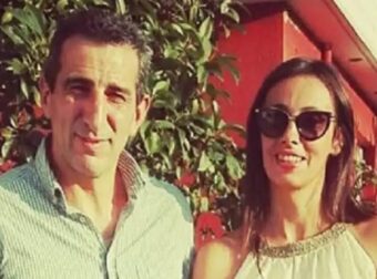 ΤΟΥ ΕΙΠΕ ΟΤΙ ΜΕΤΑΚΟΜΙΖΕΙ: ΕΤΣΙ ΞΕΚΙΝΗΣΕ Ο ΚΑΒΓΑΣ ΤΗΣ ΑΝΤΙΓΟΝΗΣ ΜΕ ΤΟΝ ΣΥΖΥΓΟ ΔΟΛΟΦΟΝΟ ΤΗΣ