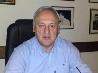 Σταύρος Γεωργίου: Αυτές είναι οι 16χρονες δίδυμες κόρες του – Η συγκινητική φωτογραφία τους στο γραφείο που βρέθηκε νεκρός