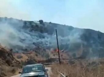 ΚΟΛΑΣΗ: Εκτός ελέγχου οι φωτιές τώρα στη χώρα μας – Ποια είναι τα μέτωπα, 112 για εκκένωση οικισμών