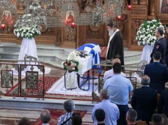 Αγρίνιο: Θρήνος στην κηδεία του 27χρονου πυροσβέστη Κωνσταντίνου Λαιμοδέτη
