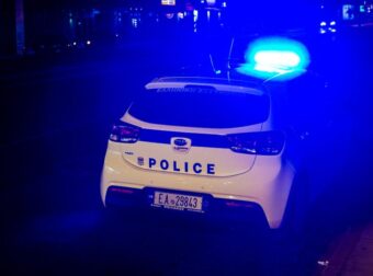 ΣΥΜΒΑΙΝΕΙ ΤΩΡΑ – ΜΕΓΑΛΟ ΣΟΚ Βρέθηκε σκοτωμένος μέσα στο αυτοκίνητο του πριν λίγο
